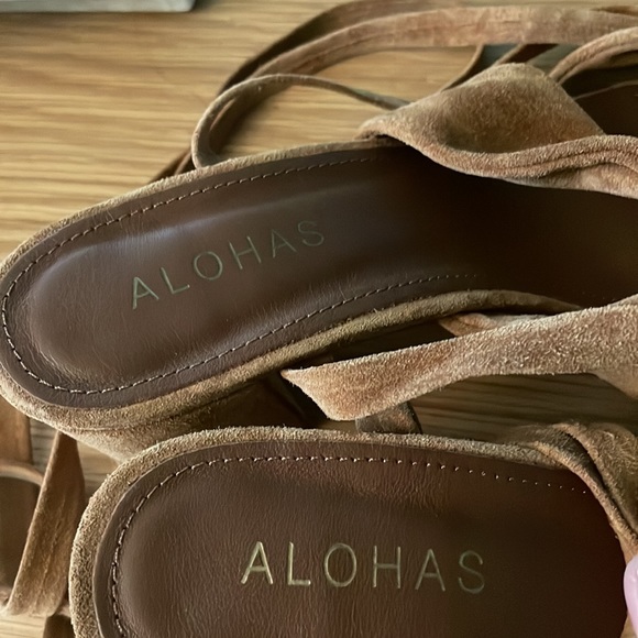 NWOT ALOHAS Brown suede block heel lace up sandals size 38 - Picture 3 of 5